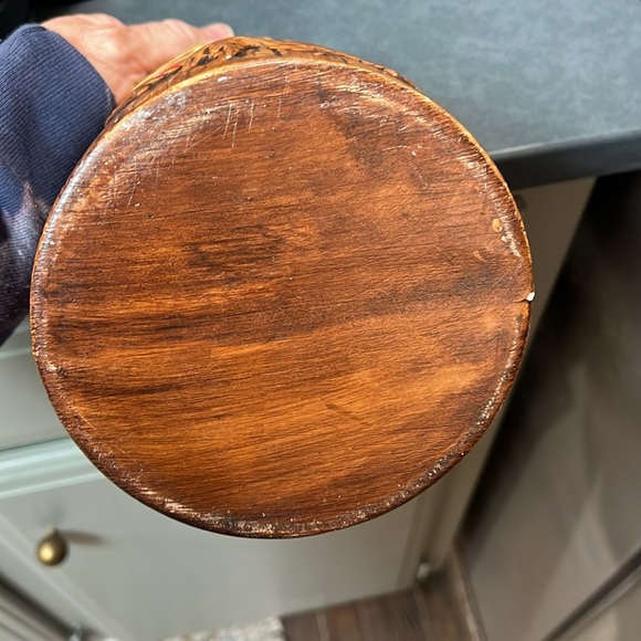 VTG Treasure Craft Canister Ceramic Wood Grain Coffee Jar Red Apple Kitschy - Picture 4 of 6